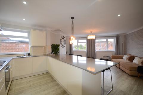 2 bedroom apartment to rent, St Leonards Road