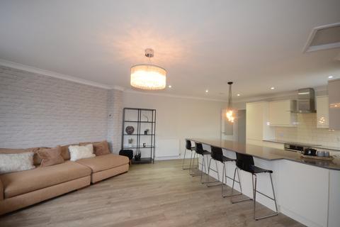 2 bedroom apartment to rent, St Leonards Road