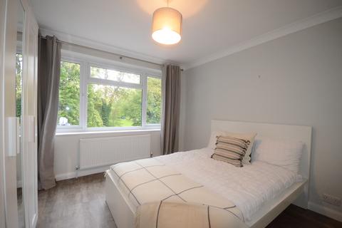 2 bedroom apartment to rent, St Leonards Road