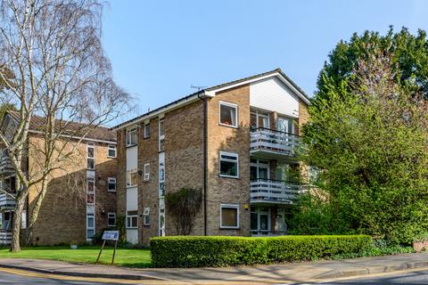 1 bedroom apartment to rent, Upton Lodge Close, Bushey WD23