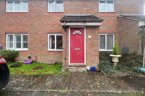 2 bedroom terraced house to rent, Ropeland Way, Horsham