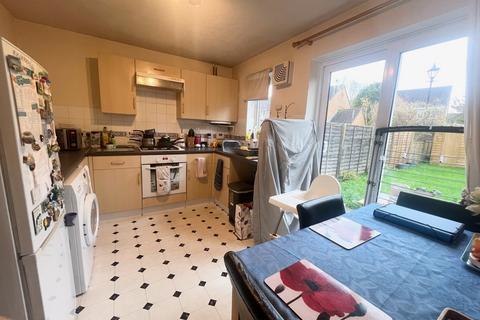 2 bedroom terraced house to rent, Ropeland Way, Horsham