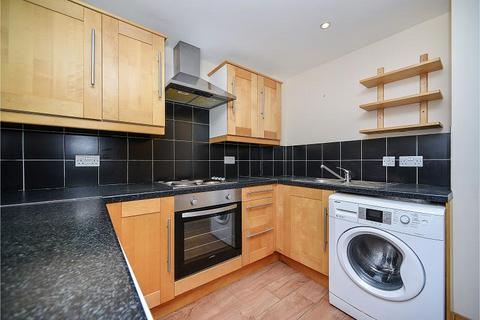 1 bedroom property to rent, Hanover Crescent, Brighton