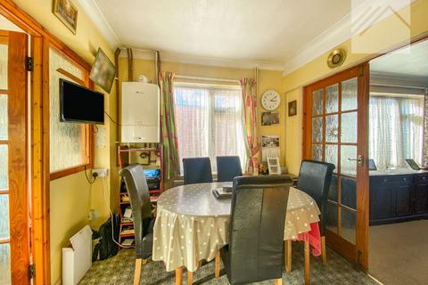 3 bedroom semi-detached house for sale, Ashcombe Close, Leigh-on-Sea