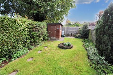 2 bedroom semi-detached bungalow for sale, Holmer Place, Holmer Green HP15