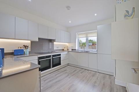 28 Trethurffe Meadows, Ladock, Truro, TR2 4FU
