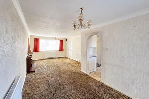 3 bedroom semi-detached house for sale, Wawne Road, Hull, HU7