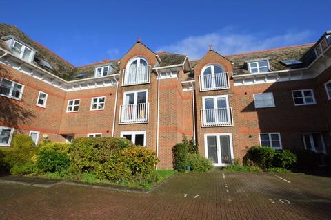 2 bedroom flat to rent, 2 Bedroom Apartment with Parking, Culverden Park Road, Tunbridge Wells