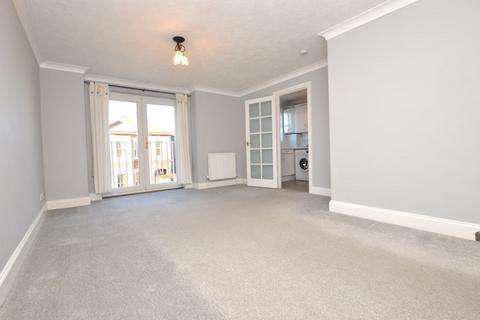 2 bedroom flat to rent, 2 Bedroom Apartment with Parking, Culverden Park Road, Tunbridge Wells