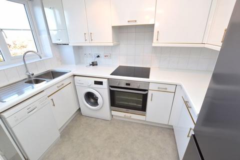 2 bedroom flat to rent, 2 Bedroom Apartment with Parking, Culverden Park Road, Tunbridge Wells