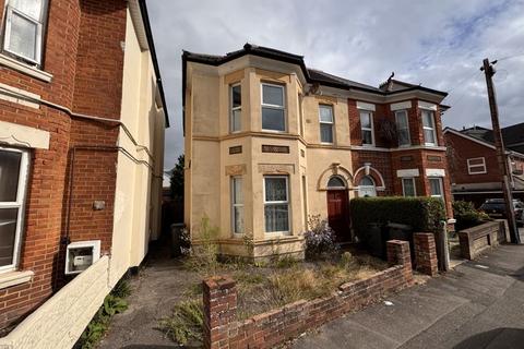 4 bedroom semi-detached house for sale, Warwick Road, Pokesdown