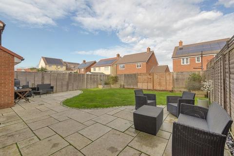 4 bedroom detached house for sale, Dumbrell Drive, Paddock Wood TN12