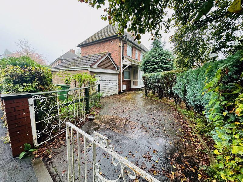 Springfield Green, Dudley DY3 3 bed semidetached house for sale £140,000