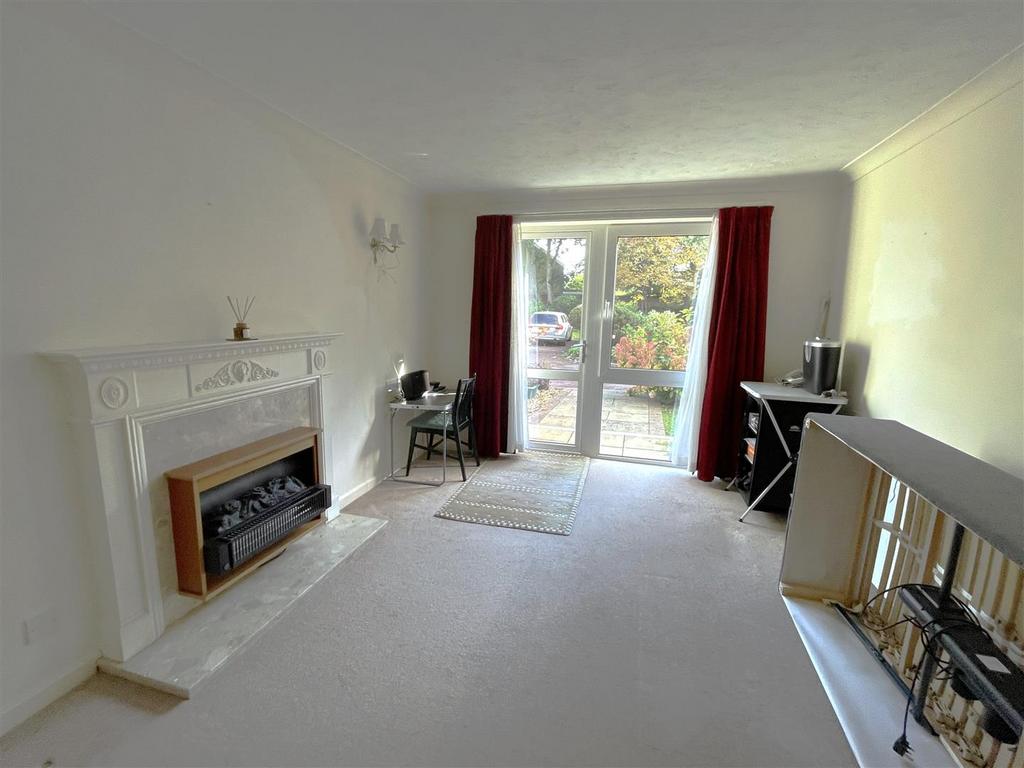 Living Room.jpg