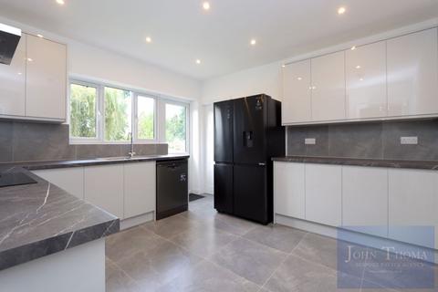 undefined, High Road, Chigwell IG7