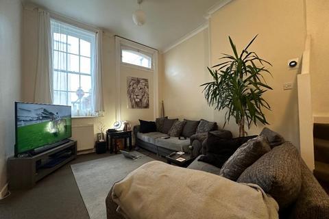 2 bedroom terraced house to rent, Gloucester Mews, Gloucester Road, Brighton, BN1 4BW