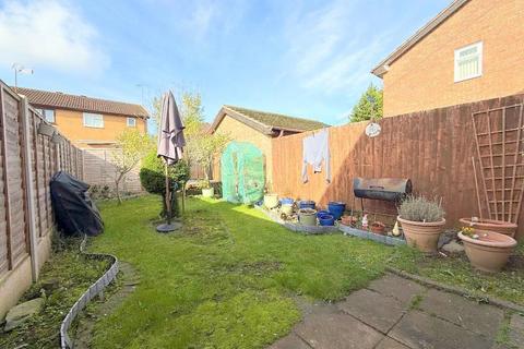 3 bedroom semi-detached house for sale, Harlestone Close, Barton Hills, Luton, Bedfordshire, LU3 4DW