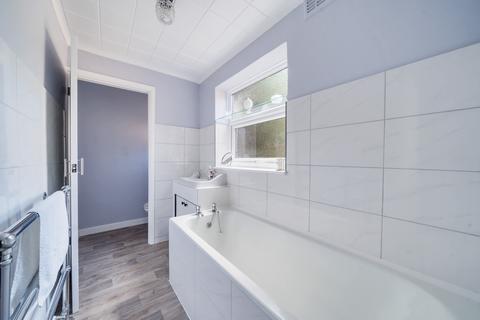 22 Clover Lea, Godalming, GU7 3QQ