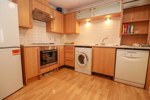 2 bedroom flat for sale, The Dell, Hampshire SO15