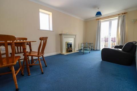 2 bedroom flat for sale, The Dell, Hampshire SO15