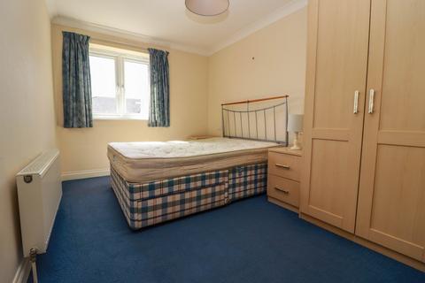 2 bedroom flat for sale, The Dell, Hampshire SO15