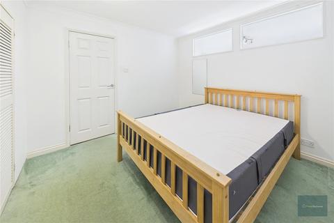 Studio to rent, Dolphin House, Sutton Wharf, Plymouth PL4