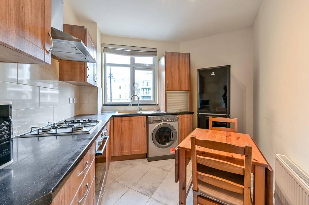 Caledonian Road, Holloway, London, N7 3 bed flat to rent £3,397 pcm