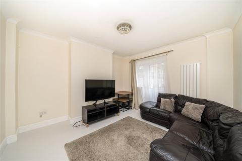 3 bedroom apartment to rent, Congreve Street, London SE17