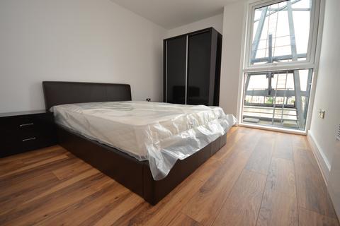 1 bedroom apartment to rent, Western Gateway, London E16