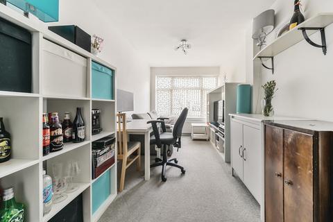 5 Badgers Copse, Worcester Park, KT4 7EZ
