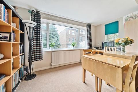 5 Badgers Copse, Worcester Park, KT4 7EZ