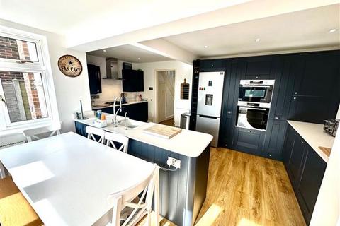 47 Cedar Avenue, Worthing, BN13 2HU