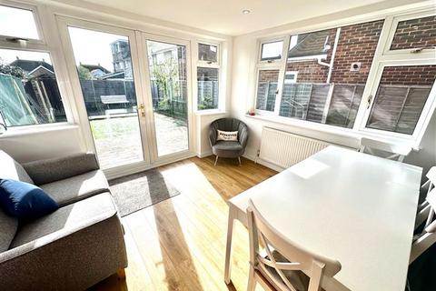47 Cedar Avenue, Worthing, BN13 2HU