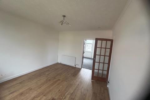 2 bedroom end of terrace house to rent, Kirklands Crescent, Kilsyth, North Lanarkshire, G65