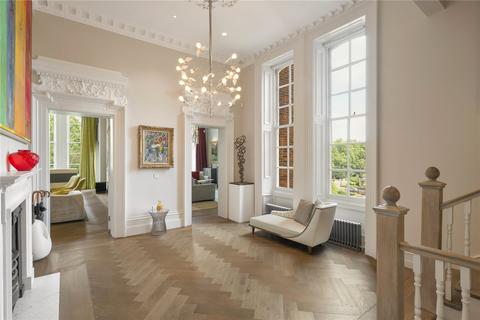 4 bedroom apartment for sale, Albert Hall Mansions, SW7