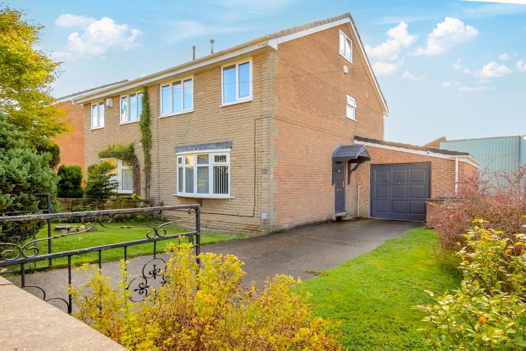 Harthill Rise, Gildersome, Leeds 3 bed semidetached house for sale £