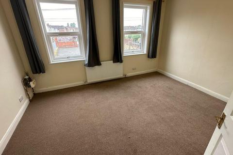 2 bedroom flat to rent, Foleshill Road, Coventry CV6