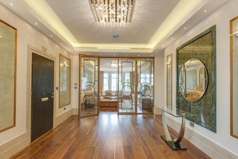 4 bedroom apartment for sale, North Gate, St John's Wood NW8