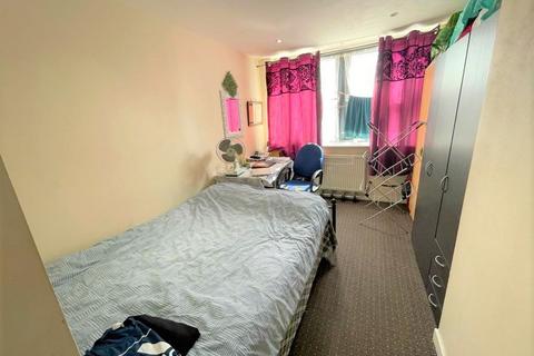 2 bedroom flat to rent, Central House,  Cambridge Road, Barking