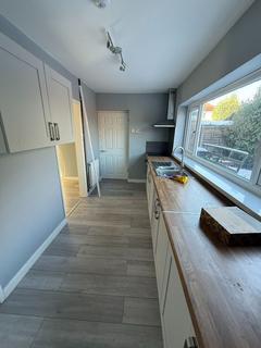 3 bedroom detached house to rent, Hilston Avenue, Wolverhampton WV4