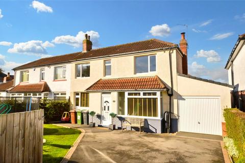 2 bedroom semi-detached house for sale, Mavis Avenue, Leeds, West Yorkshire