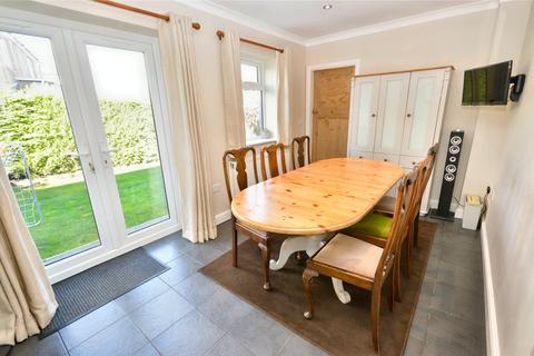 2 bedroom semi-detached house for sale, Mavis Avenue, Leeds, West Yorkshire