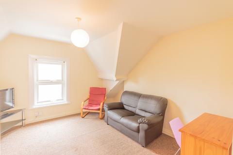 1 bedroom apartment to rent, 7 Napier Terrace, Flat 3