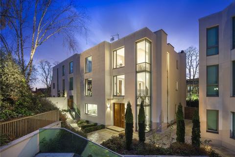 70 West Heath Road, London, NW3 7UJ