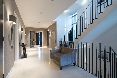 70 West Heath Road, London, NW3 7UJ