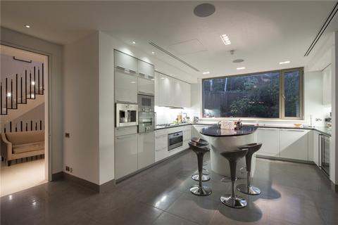 70 West Heath Road, London, NW3 7UJ