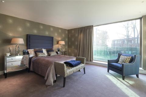 70 West Heath Road, London, NW3 7UJ