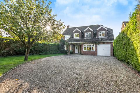 5 bedroom detached house for sale, Sussex Lane, Reading RG7