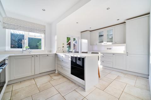 5 bedroom detached house for sale, Sussex Lane, Reading RG7