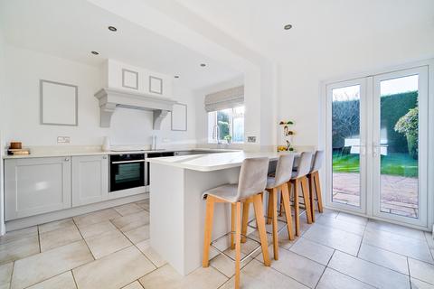 5 bedroom detached house for sale, Sussex Lane, Reading RG7